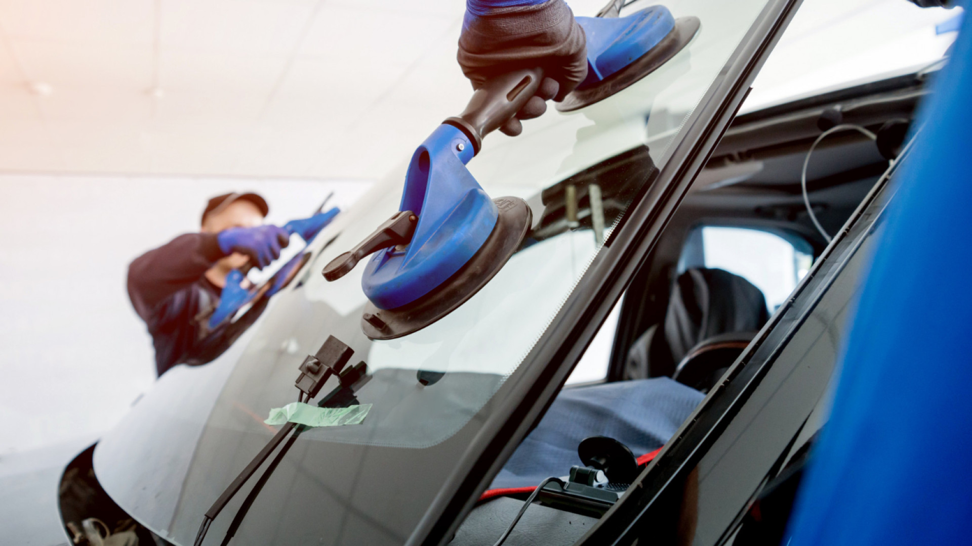 Comment savoir si votre pare-brise doit être remplacé ou réparé ?